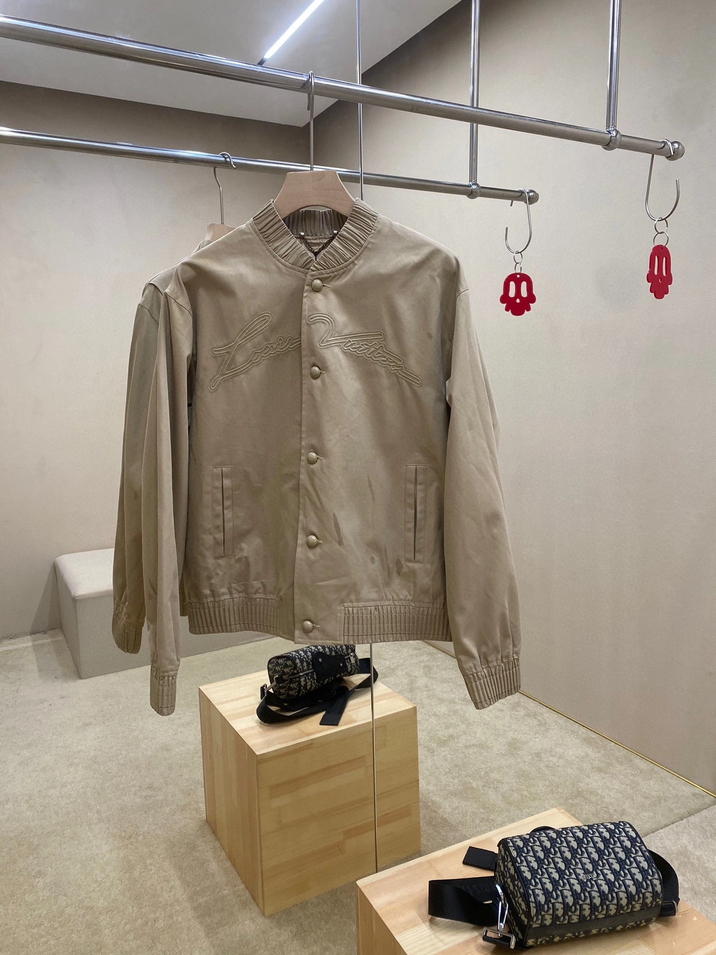 wg.luxury- 8V MONOGRAM oversized item:D-F443J2623